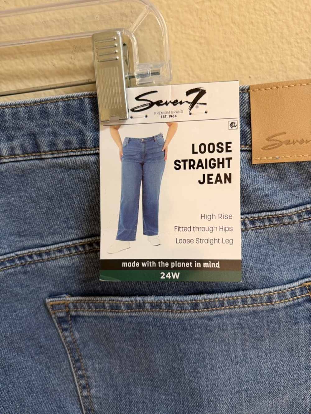 NWT Size 24W Seven7 Loose Straight Jean
